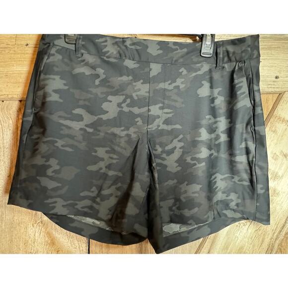 SPANX Sunshine Camo Print Shorts 6” Size XL Extra Large Women's - Picture 1 of 8
